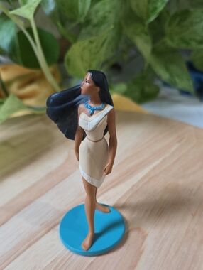 Disney Pocahontas Figure